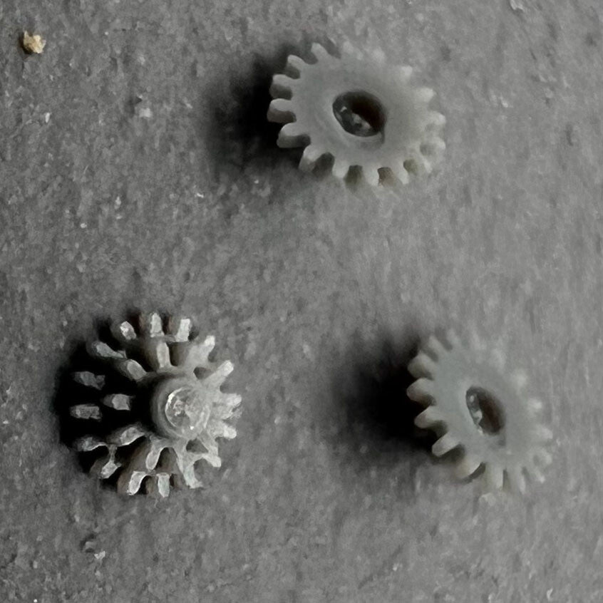 Five-date intermediate wheels set compatible with NH05 NH06 movements