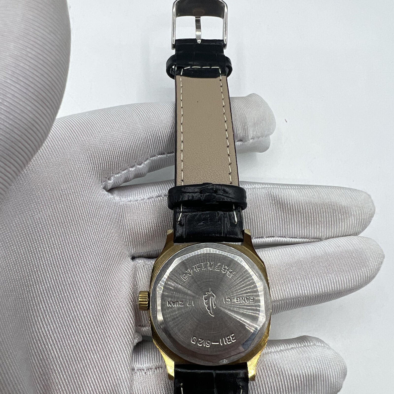 33mm Chunlan steel manual watch with silver dial, 17 jewels, and stainless steel band for elegant wear.