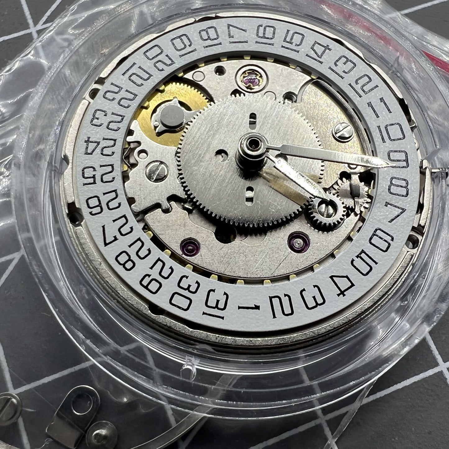 HZ6460 4-Zeiger-Automatikwerk für ETA 2836-2 GMT 