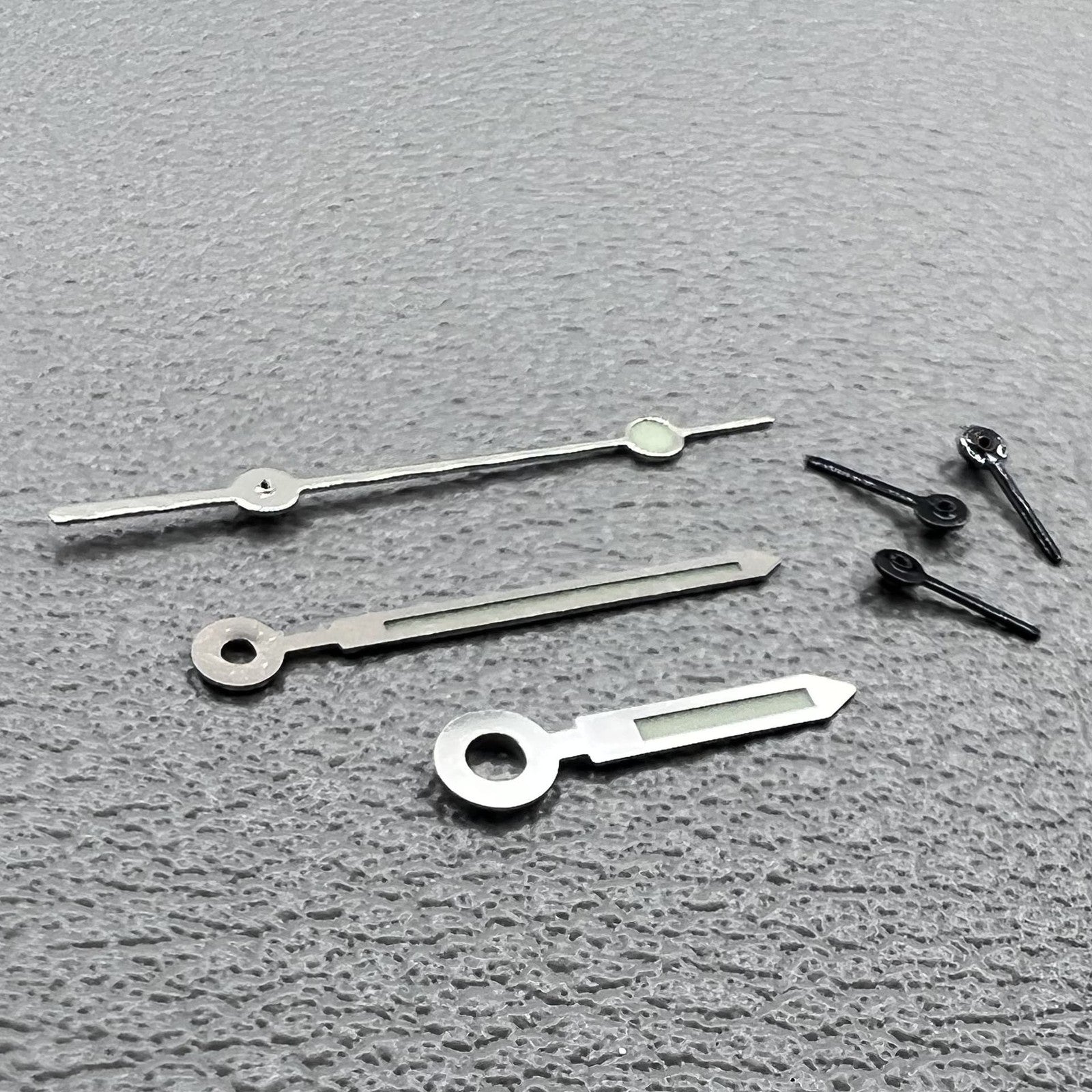 Set gr�ner Leuchtzeiger mit Silberrand f�r Miyota OS10 Uhrwerk, ideal f�r pr�zise Zeitablesung, Marke Zwei Sets