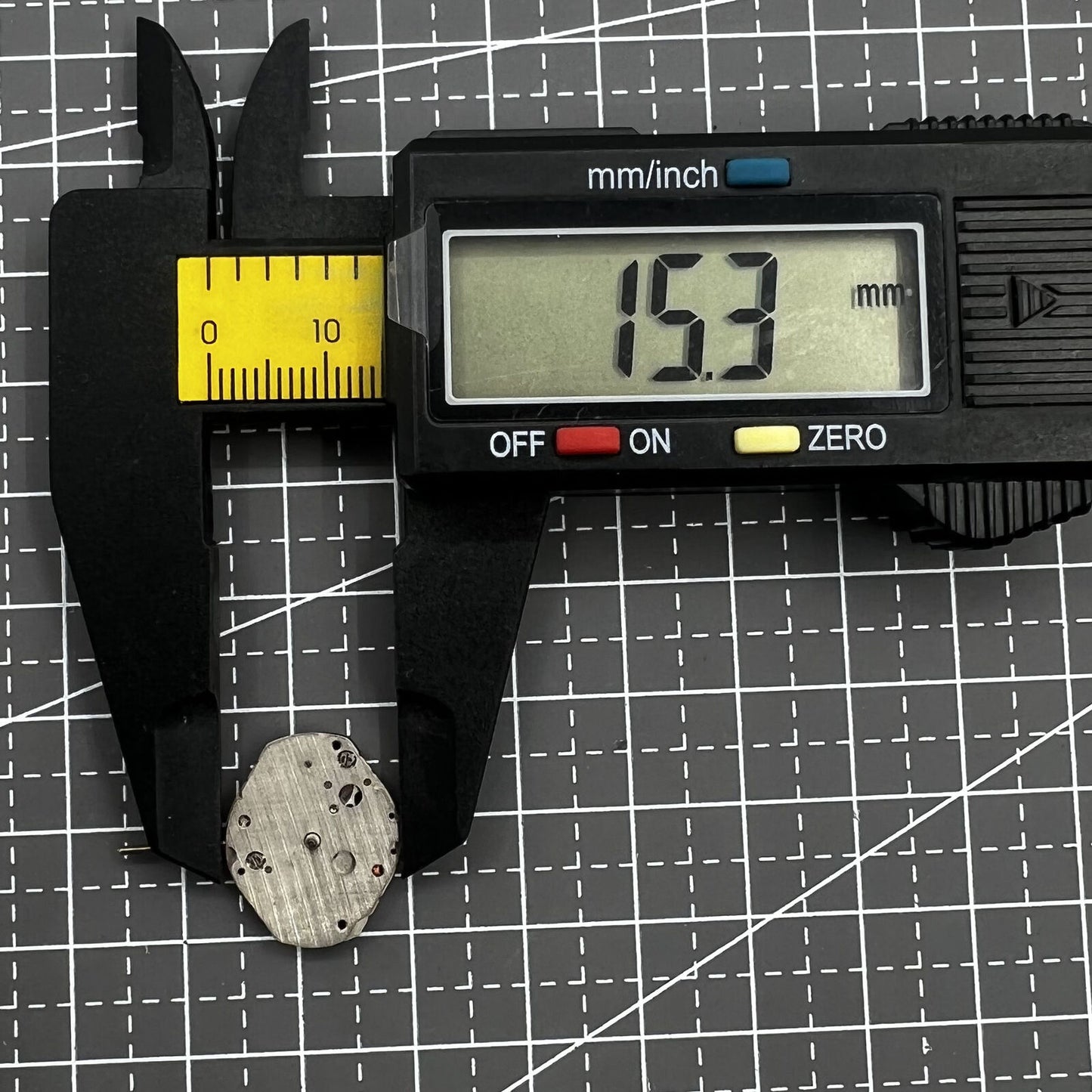 Mouvement à quartz Seiko V253A à 2 aiguilles avec trotteuse secondaire, ancien stock