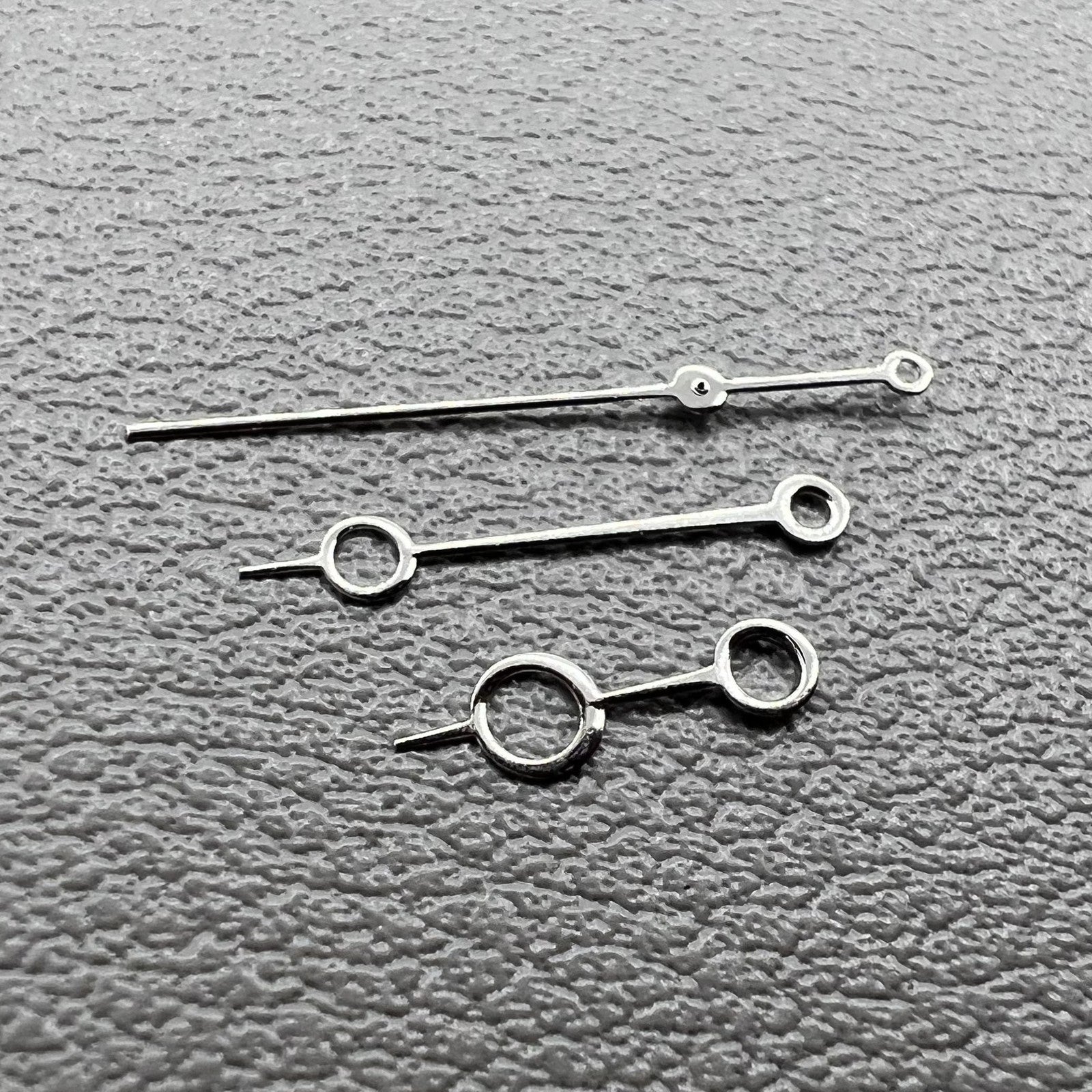 Set of 2 silver hollow circle watch hands without lume for NH35/36, NH38, NH72 movements by Modified.