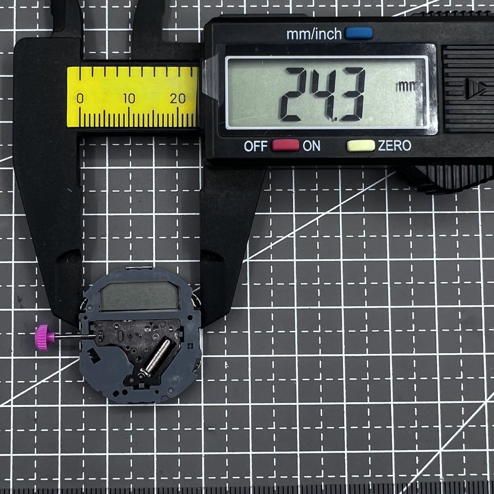 Miyota T201 Quartz watch movement with date display, precision Japanese quality for accessories