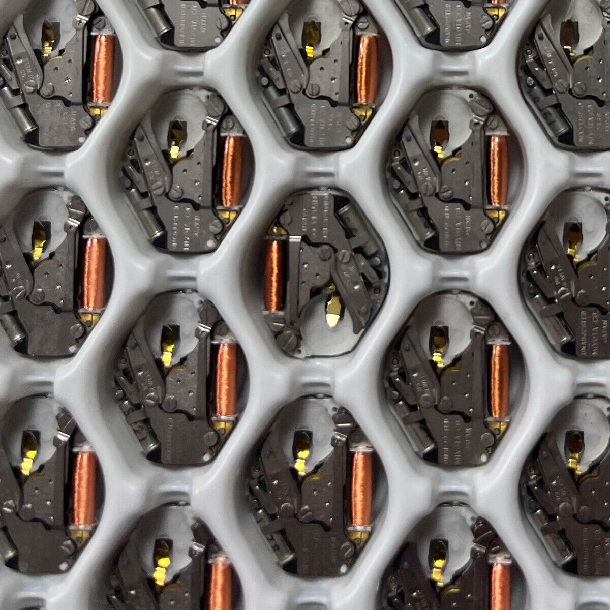 1. Quartz watch movements with 3 hands, compatible with Miyota 2033, ideal for watch repairs and custom builds.  