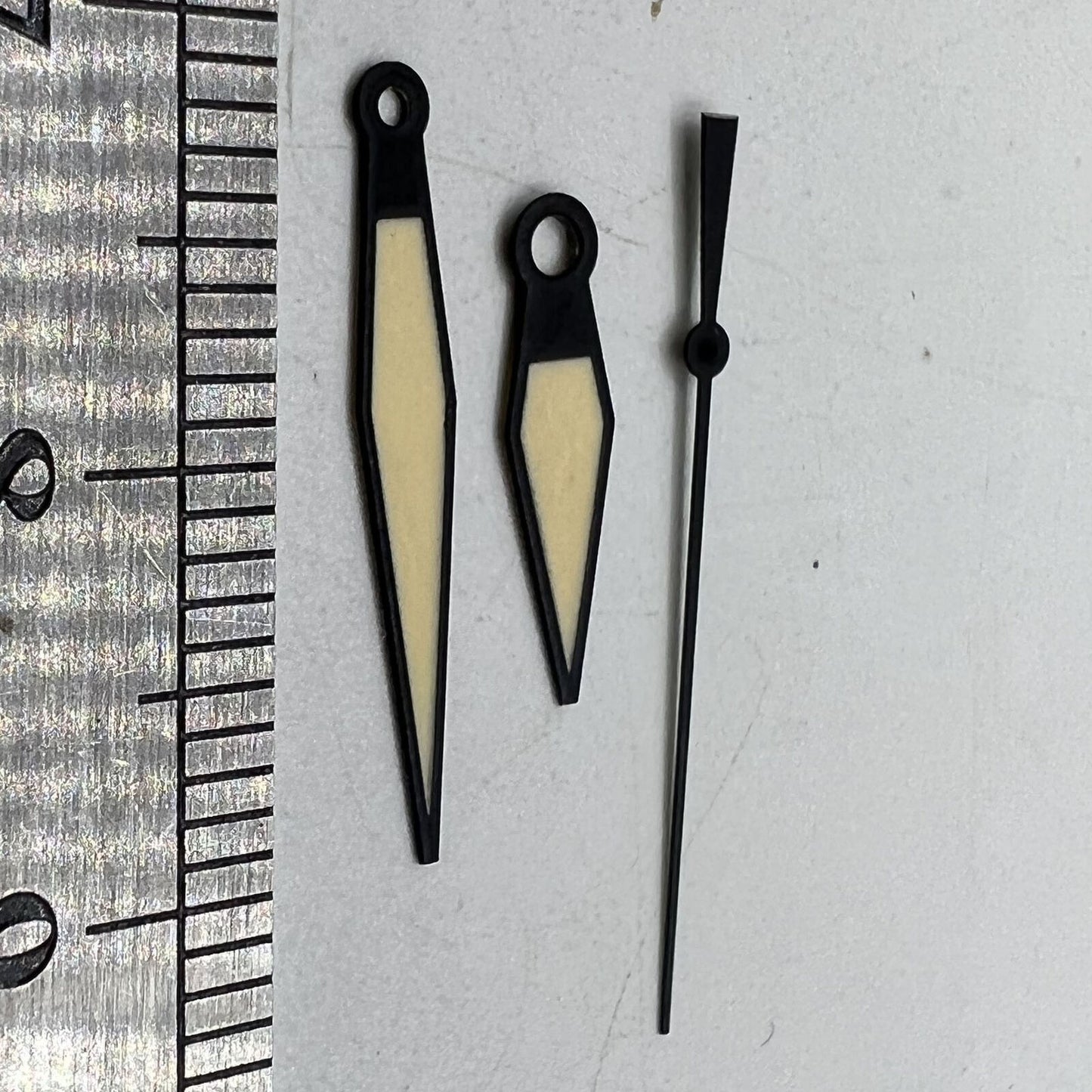 Diamond-shaped orange lume watch hands, compatible with ETA2836/2846/2824/2846 movements for precise timekeeping.