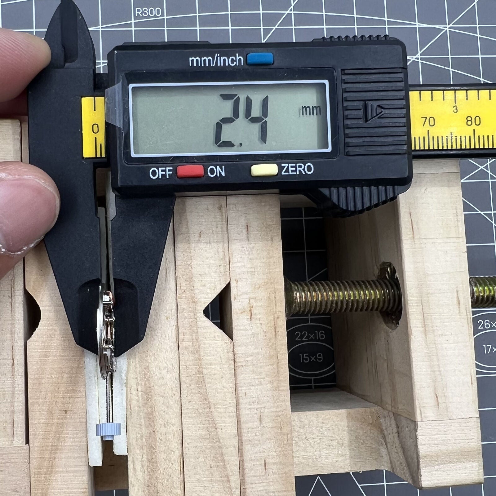 Swiss Ronda 783 quartz movement by Ronda, ensuring precise timekeeping for watch accessories.