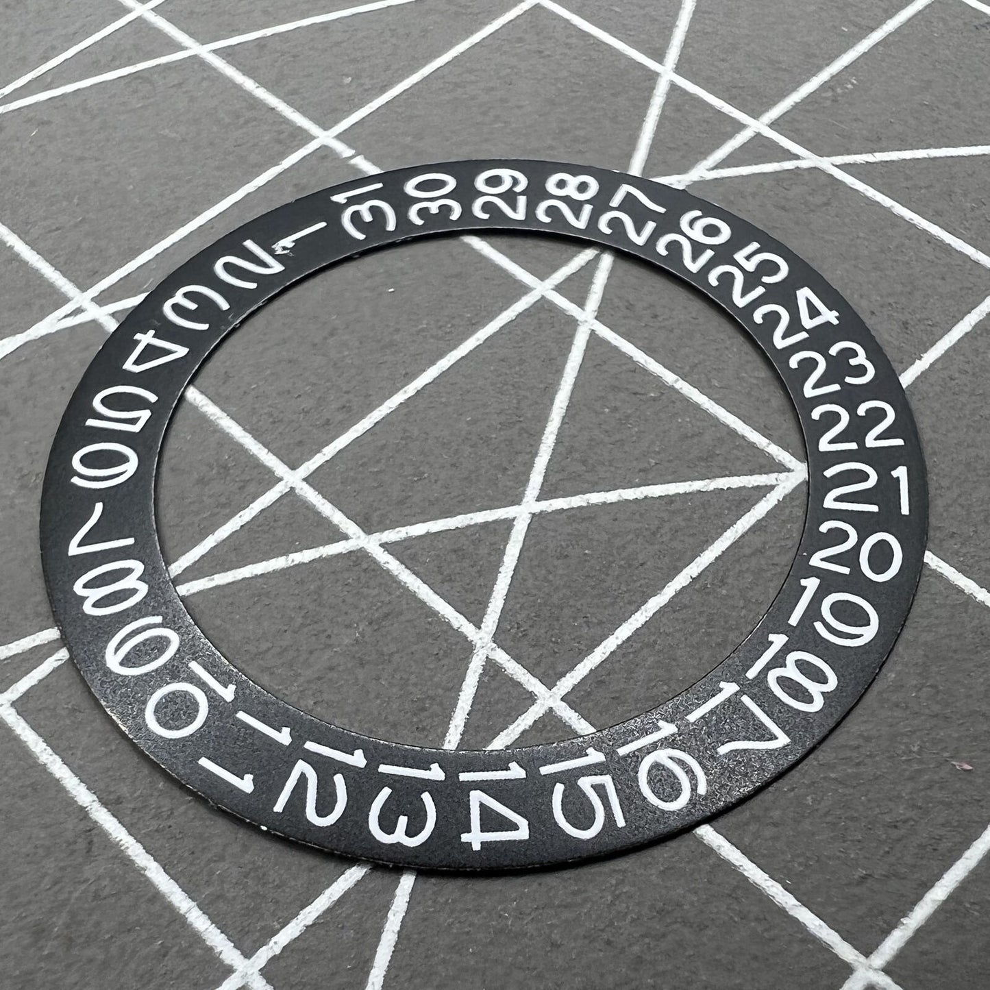 Black Date Disk overlay for NH35 NH36 watch movement, date display at 3 o?clock, compatible upgrade.