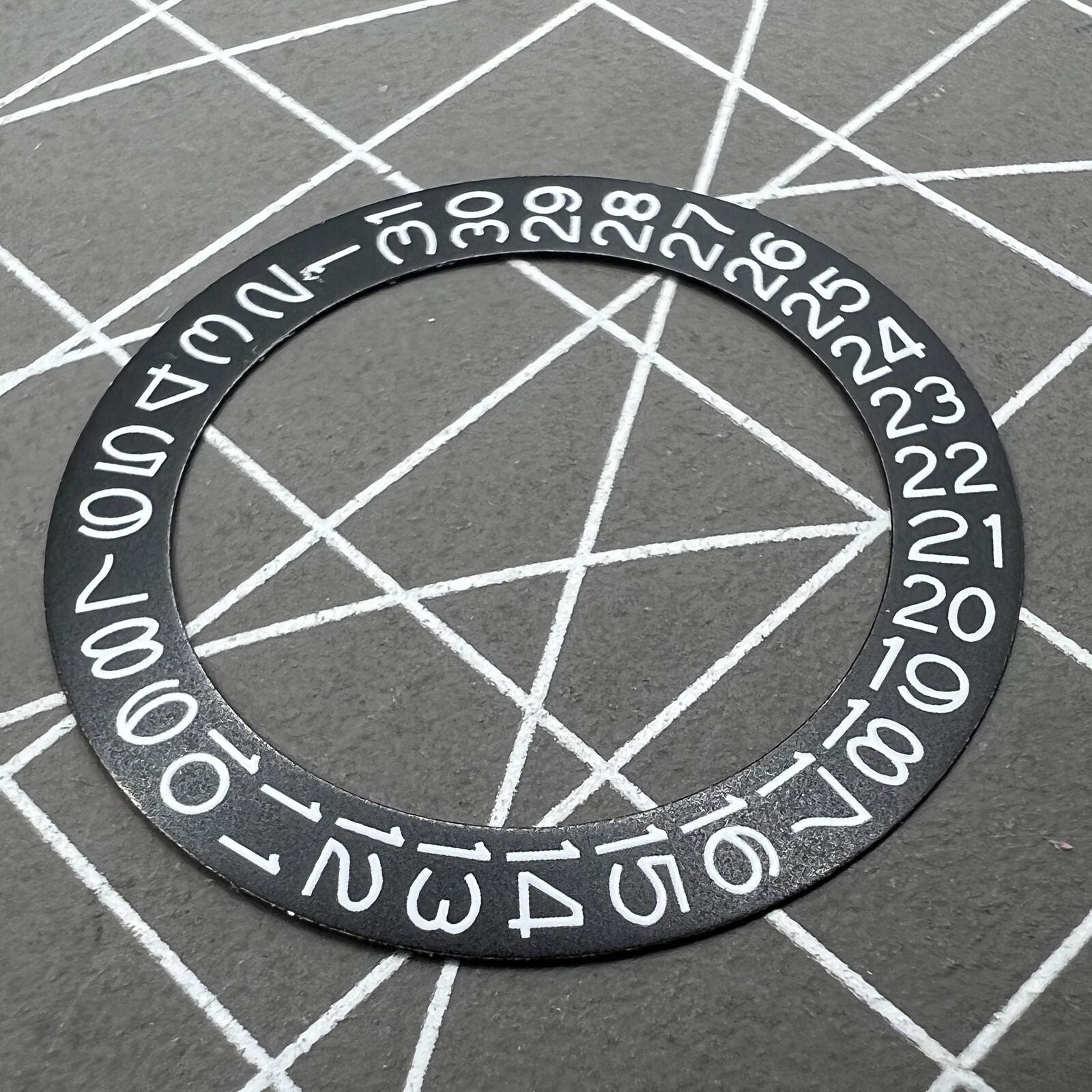 Black Date Disk overlay for NH35 NH36 watch movement, date display at 3 o?clock, compatible upgrade.