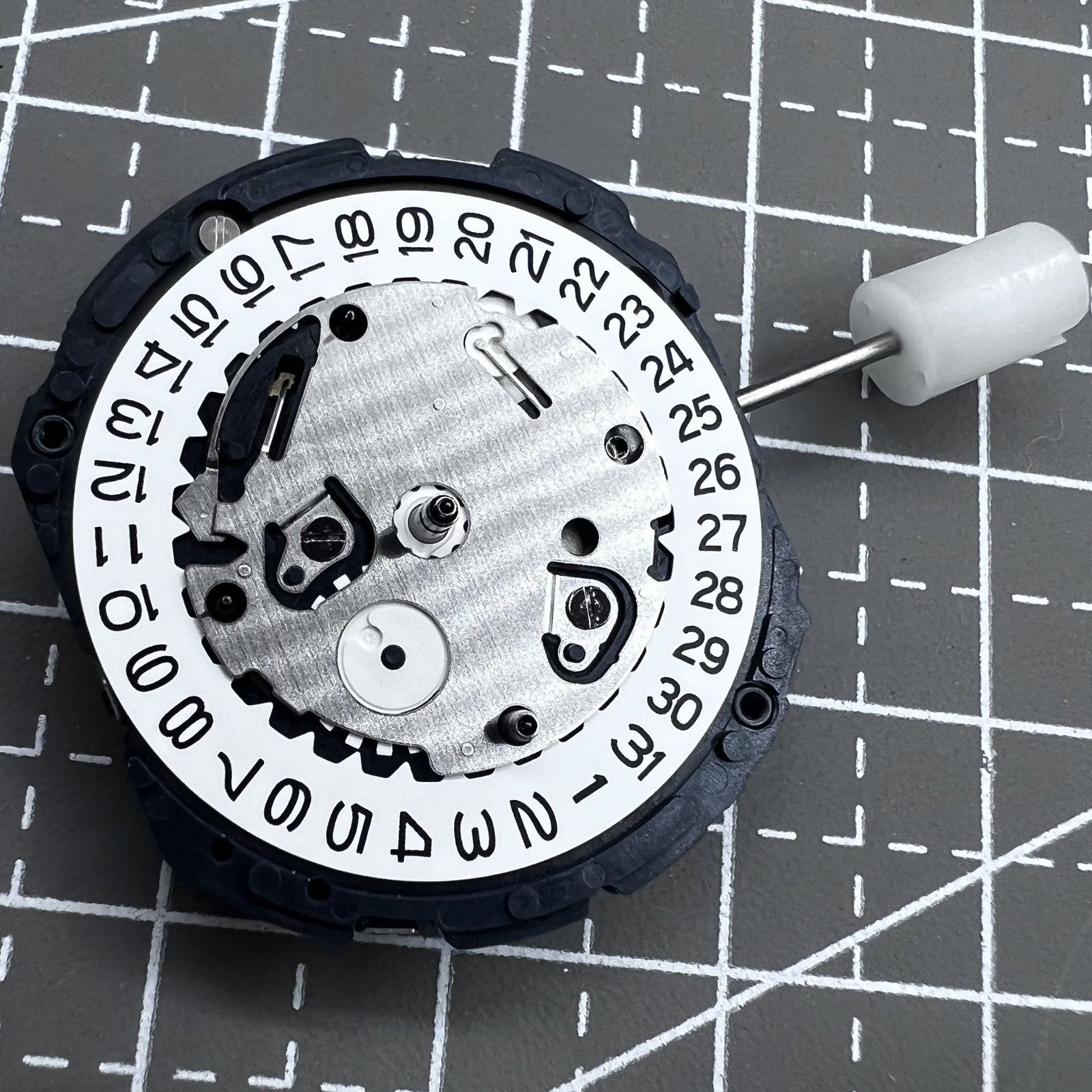 Japan Seiko Quartzwerk V172A watch accessory with precise movement for reliable timekeeping