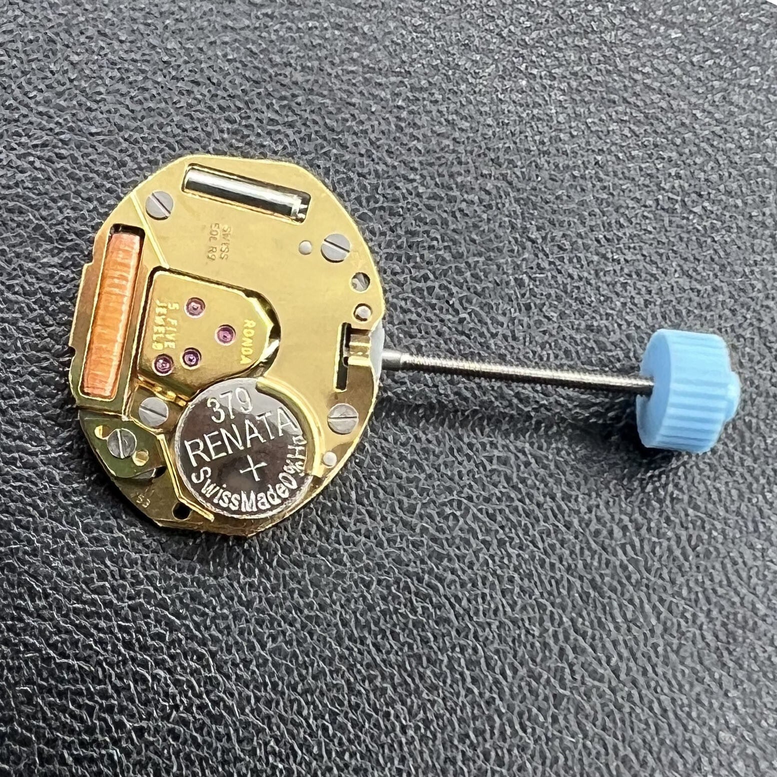 Ronda Swiss 753 Quarz Uhrwerk f�r pr�zise und langlebige Uhrzeitmessung, geeignet f�r Uhrenreparatur und Zubeh�r.