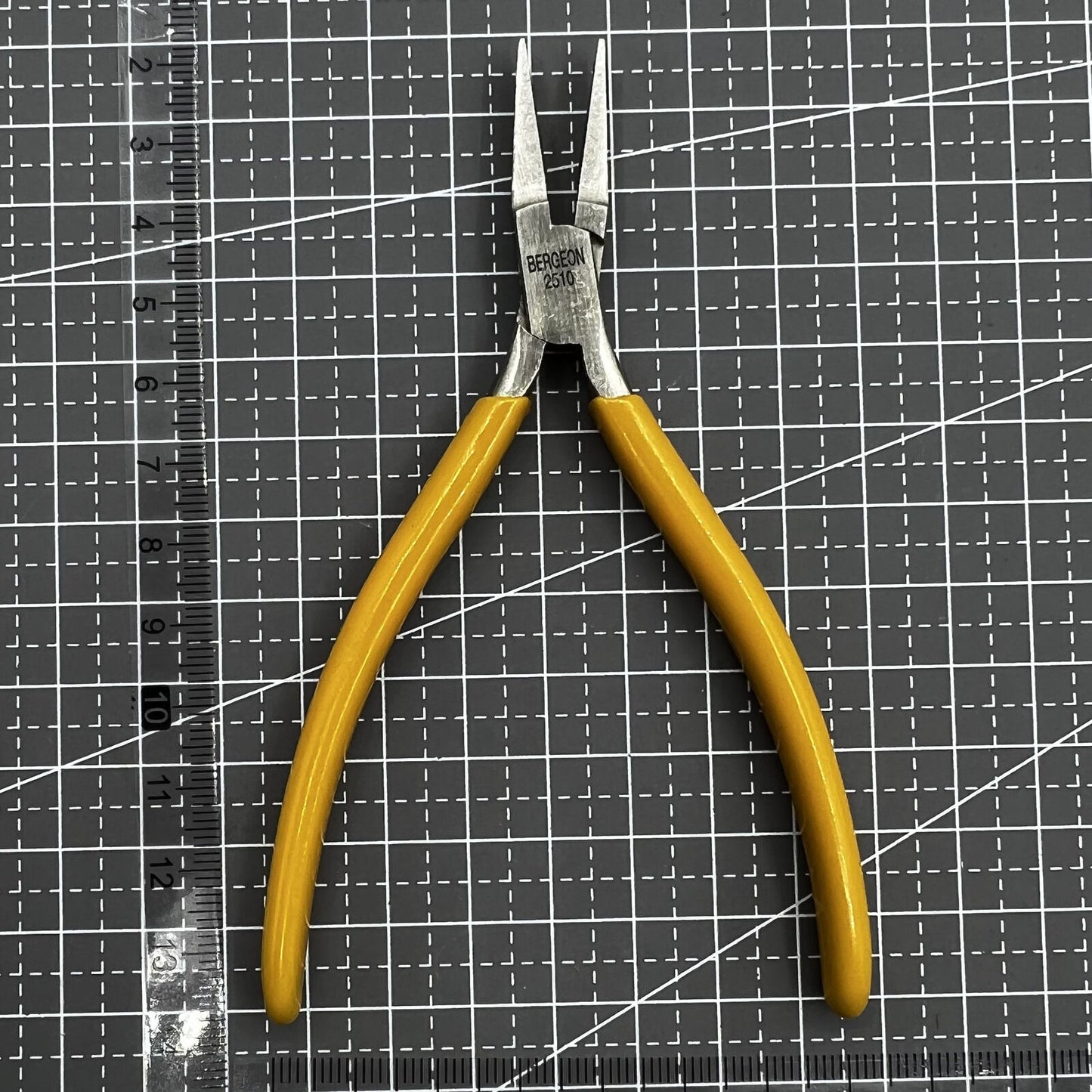 Swiss Bergeon 2510 flat nose smooth jaw pliers for precision watch accessory adjustments