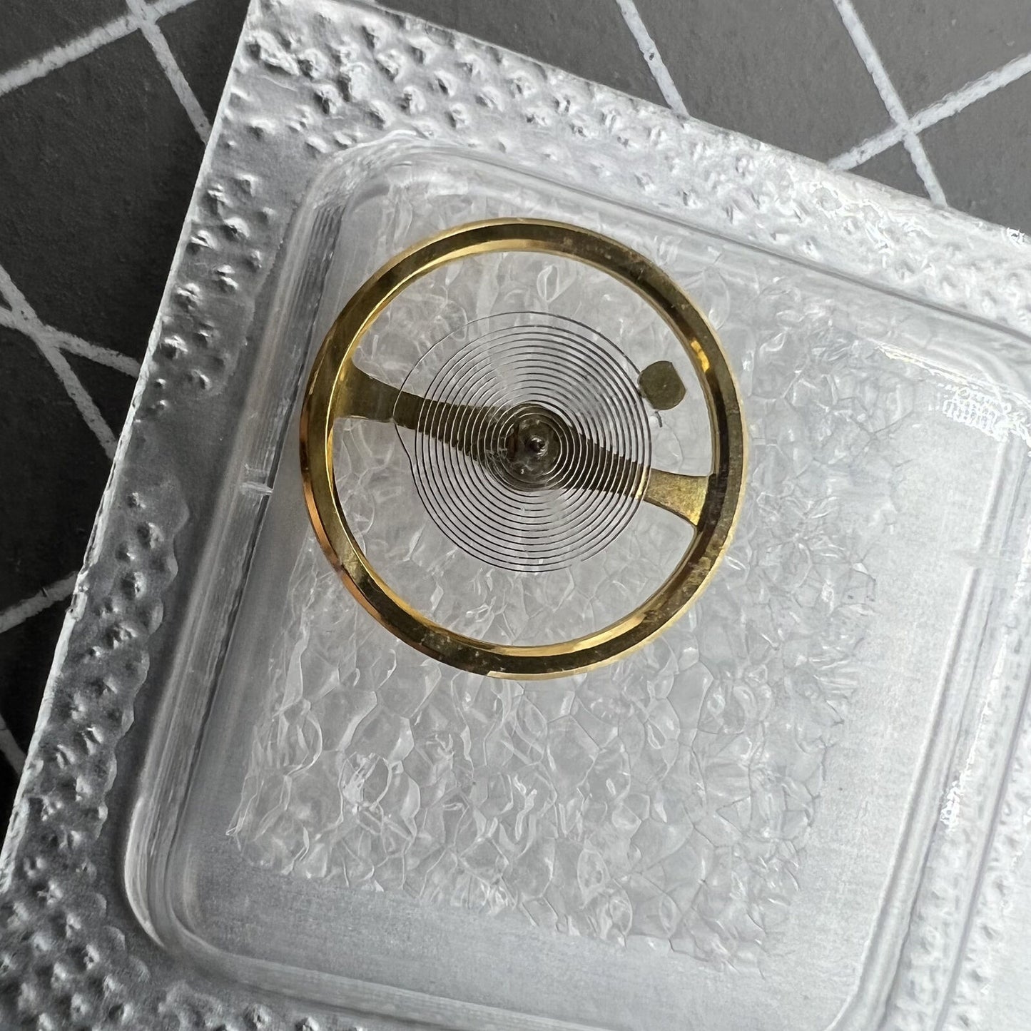 Golden watch balance wheel with splint, compatible with Miyota NH38 NH39 movement, precision accessory.