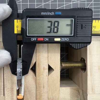 Japan Miyota JS10 quartz watch movement showing small second hand at 6 o?clock position for precise timekeeping.