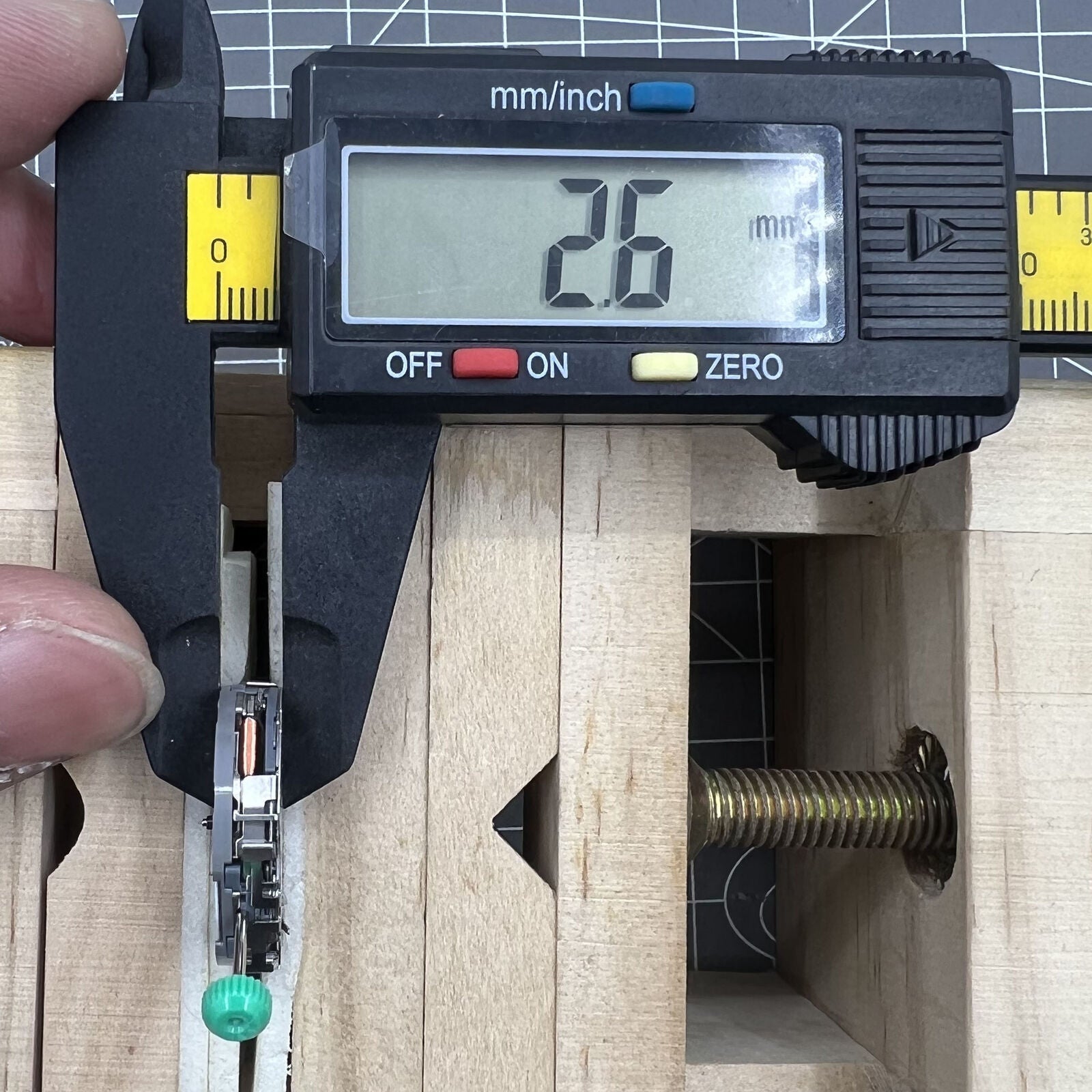 Miyota FS61 chronograph quartz watch movement with date at 4 o'clock and three functional subdials for precise timekeeping.