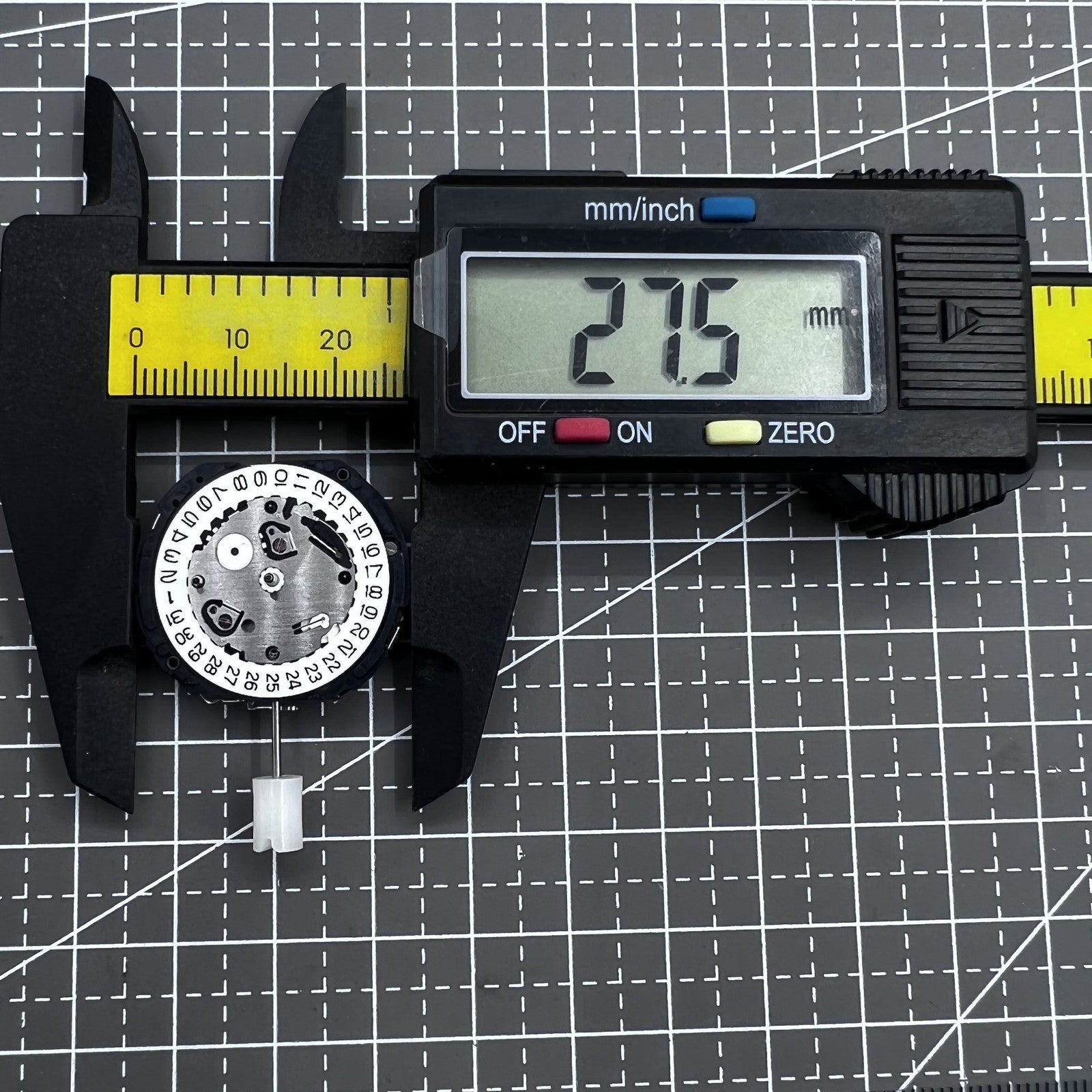 Japan Seiko Quartzwerk V172A watch accessory with precise movement for reliable timekeeping