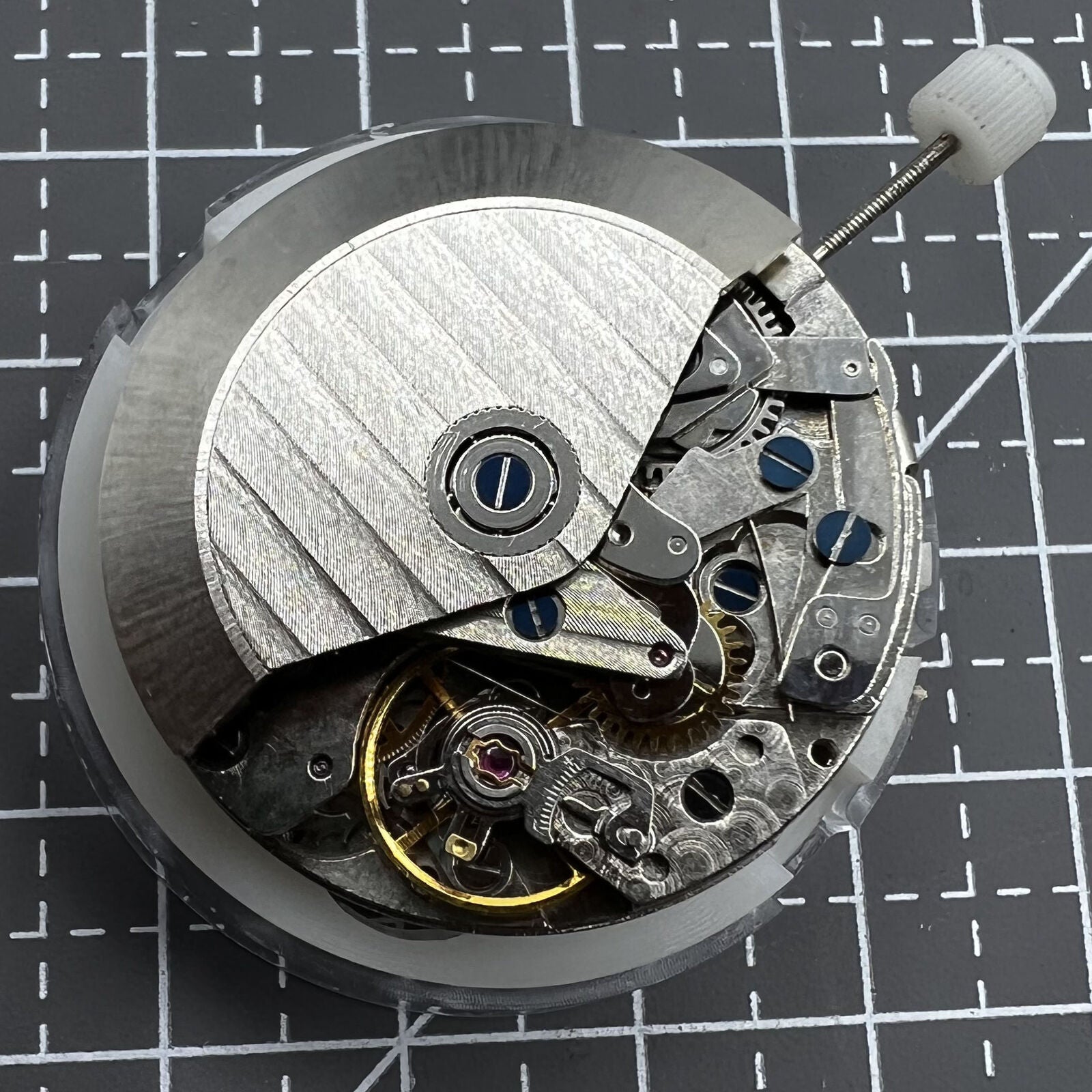 China 7750 automatic chronograph watch movement with single calendar, precise ETA 7750 configuration.