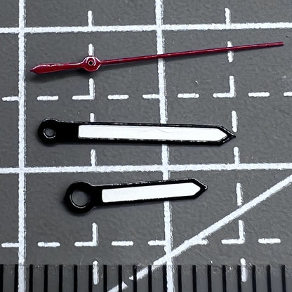 Schwarz rote Sekundenuhrzeiger 2er Set f�r Miyota 2035 Quarzwerk, pr�zise und langlebig.