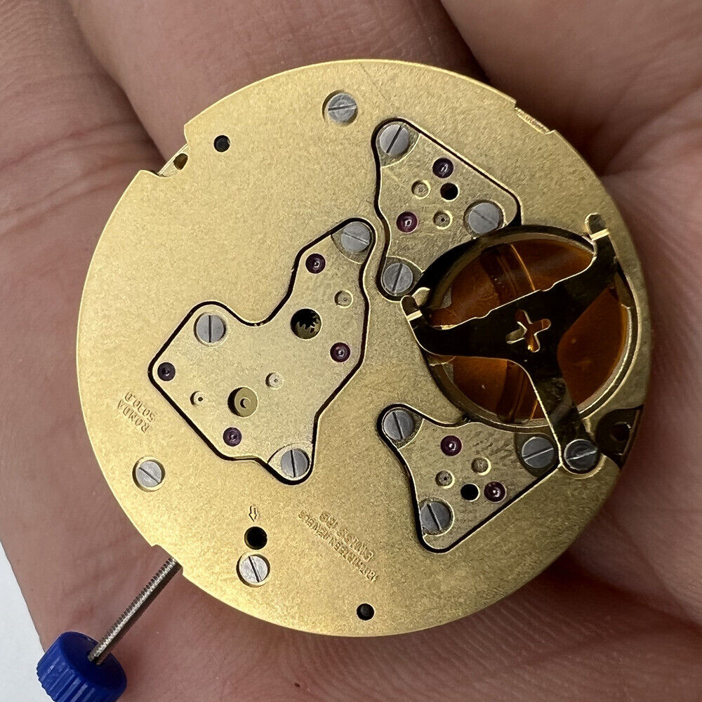 Ronda 5030D Swiss quartz watch movement with date display at 4 o'clock, enhancing precision timekeeping.