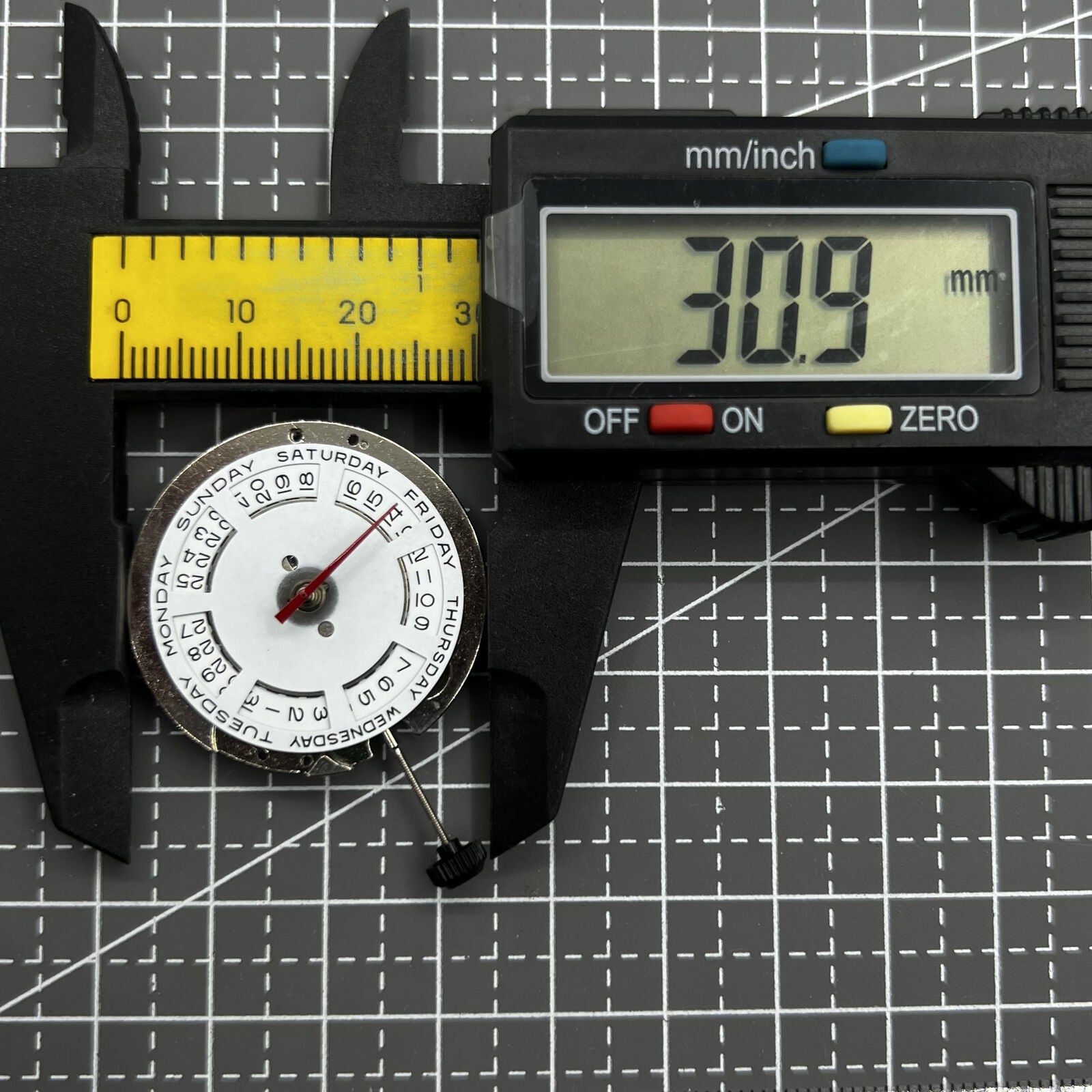 ST2147 automatic watch with mechanical movement, day-date display, and elegant design.