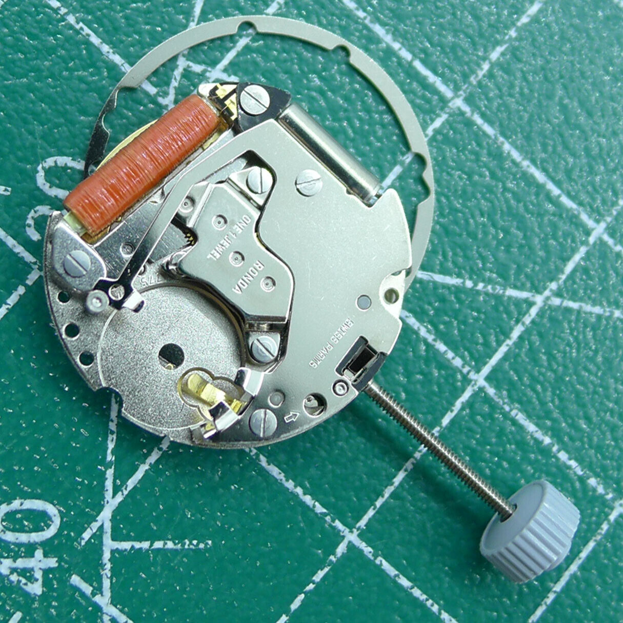 Montre à quartz Ronda 774 de fabrication suisse, mouvement de date à 3 composants suisses.