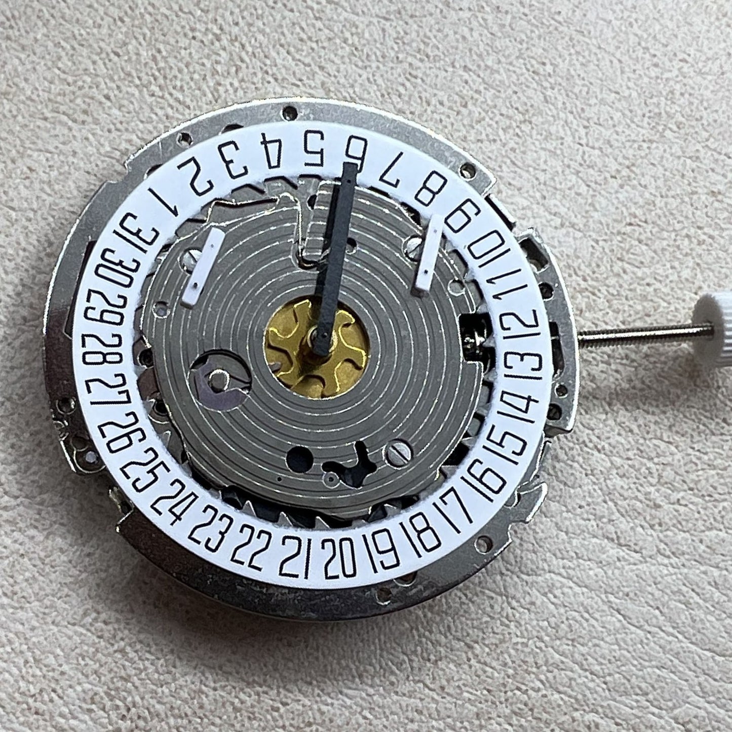 Mouvement quartz ISA 8171 d'origine 5 Hands Silver Backside Single Calendar à 6