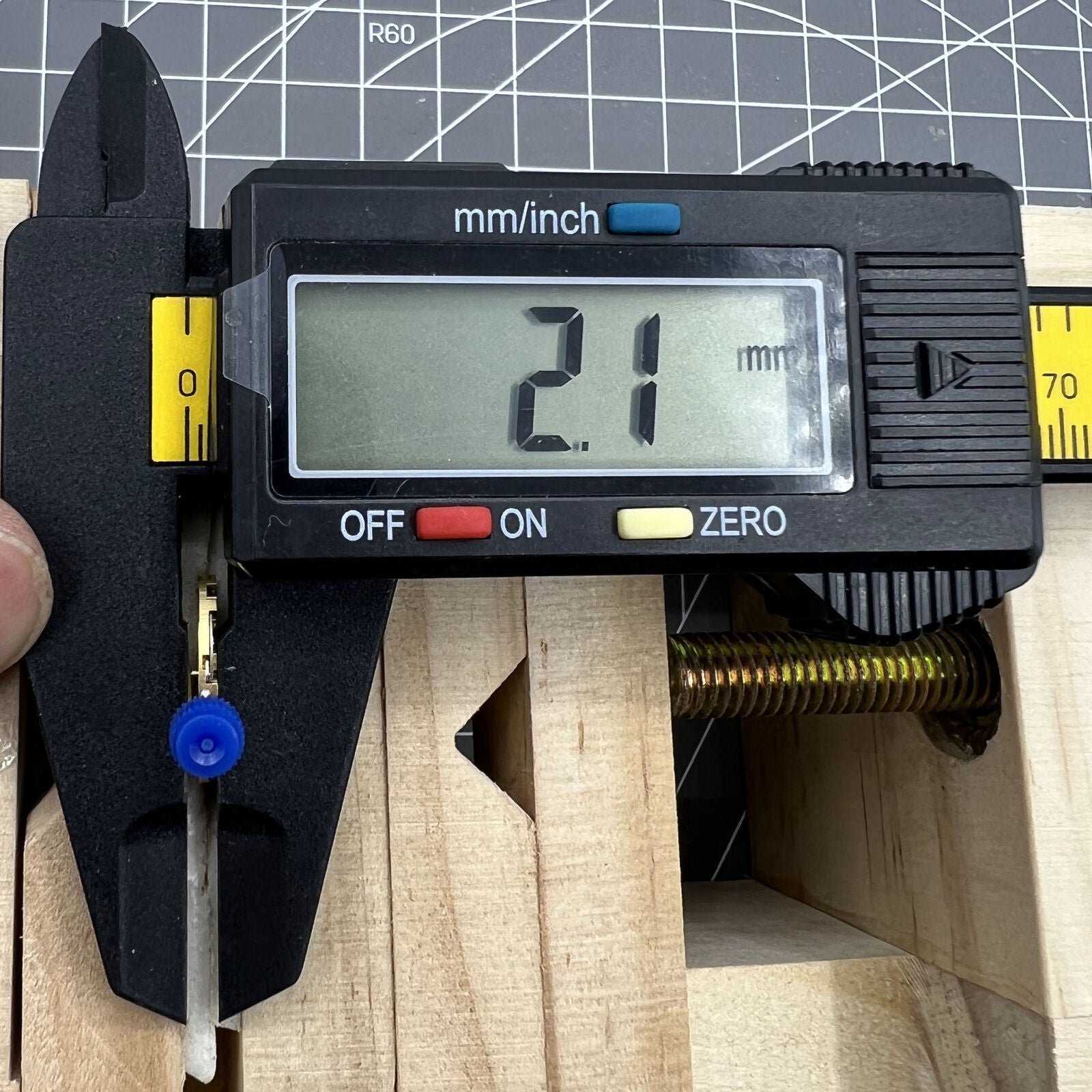 ETA E03.001 Swiss Made quartz watch movement featuring 2 hands for accurate timekeeping by ETA.