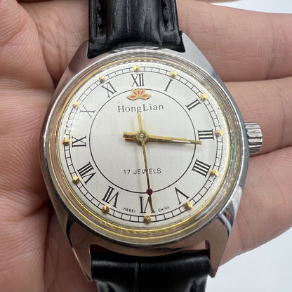 HONGLIAN 32mm manual mechanical watch with 17 jewels, Roman numeral dial, elegant vintage style for formal occasions.