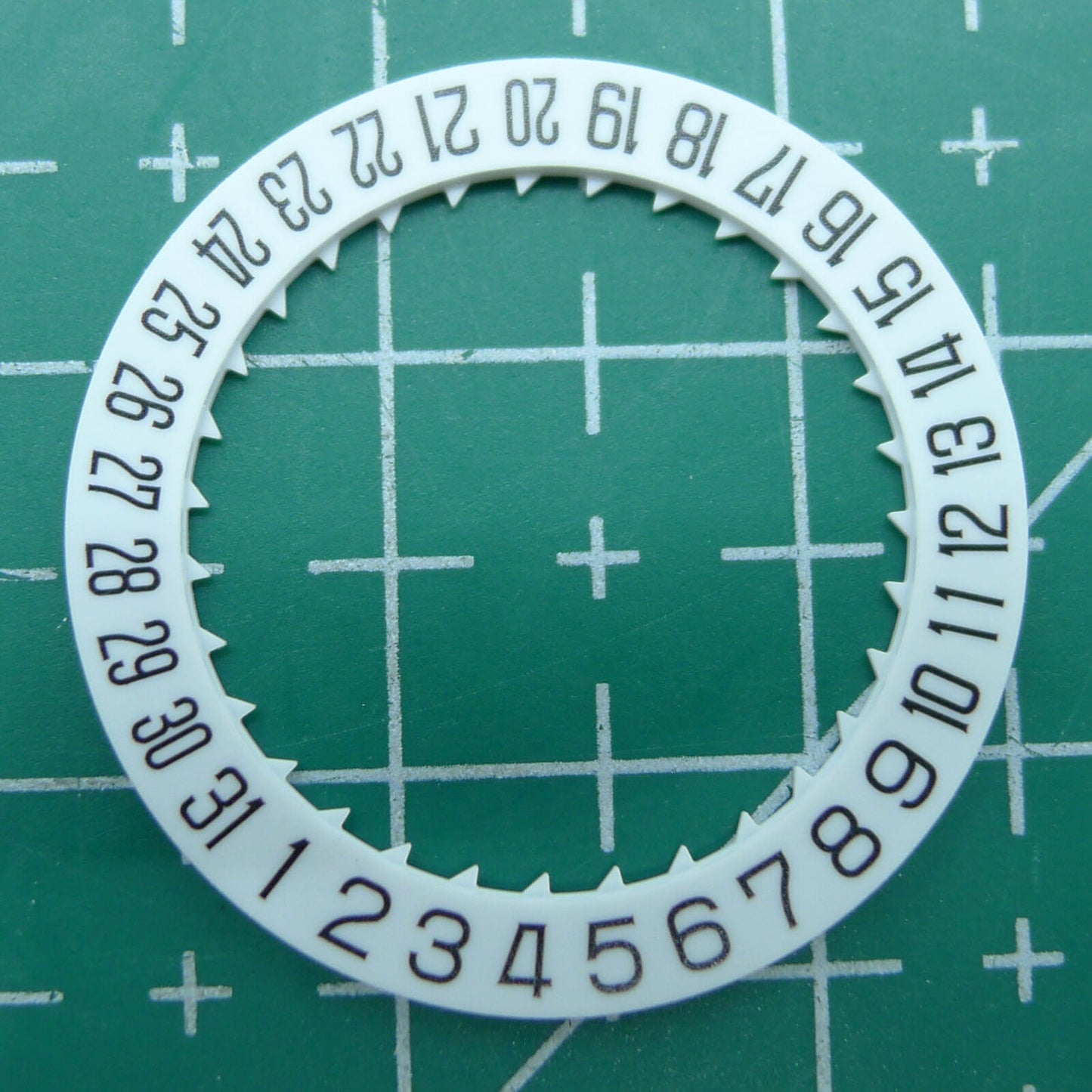 White date disk wheel showing date at 6 o'clock for Miyota 8215 8200 movement, generic brand accessory.