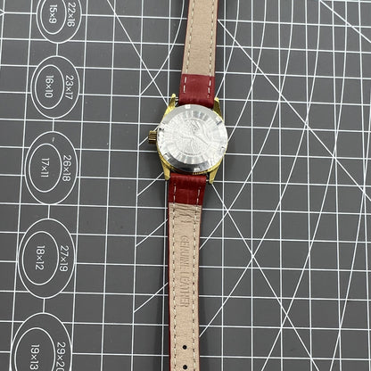 Seagull lady watch with golden dial, 19-jewel manual mechanical movement, Tianjin China craftsmanship.