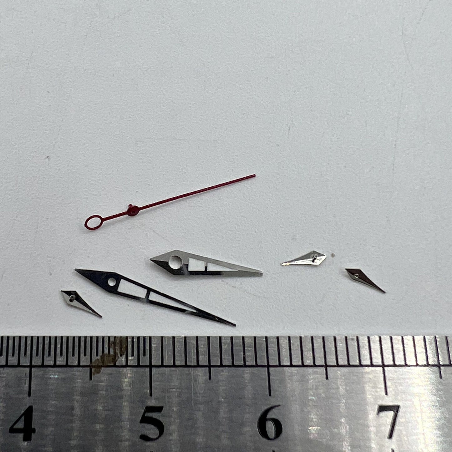 Green luminous watch hands with silver trim, 11.5mm, for ISA 9238 quartz movement accessories.