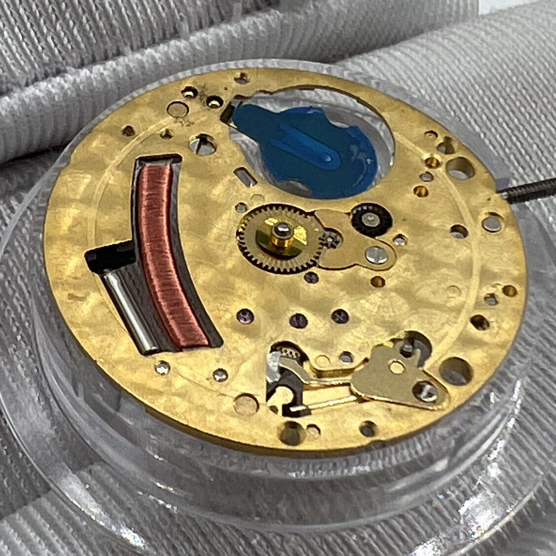 Swiss Made ETA 210.001 quartz watch with 2-hand precision, reliable Swiss movement, ideal for everyday timekeeping accuracy.