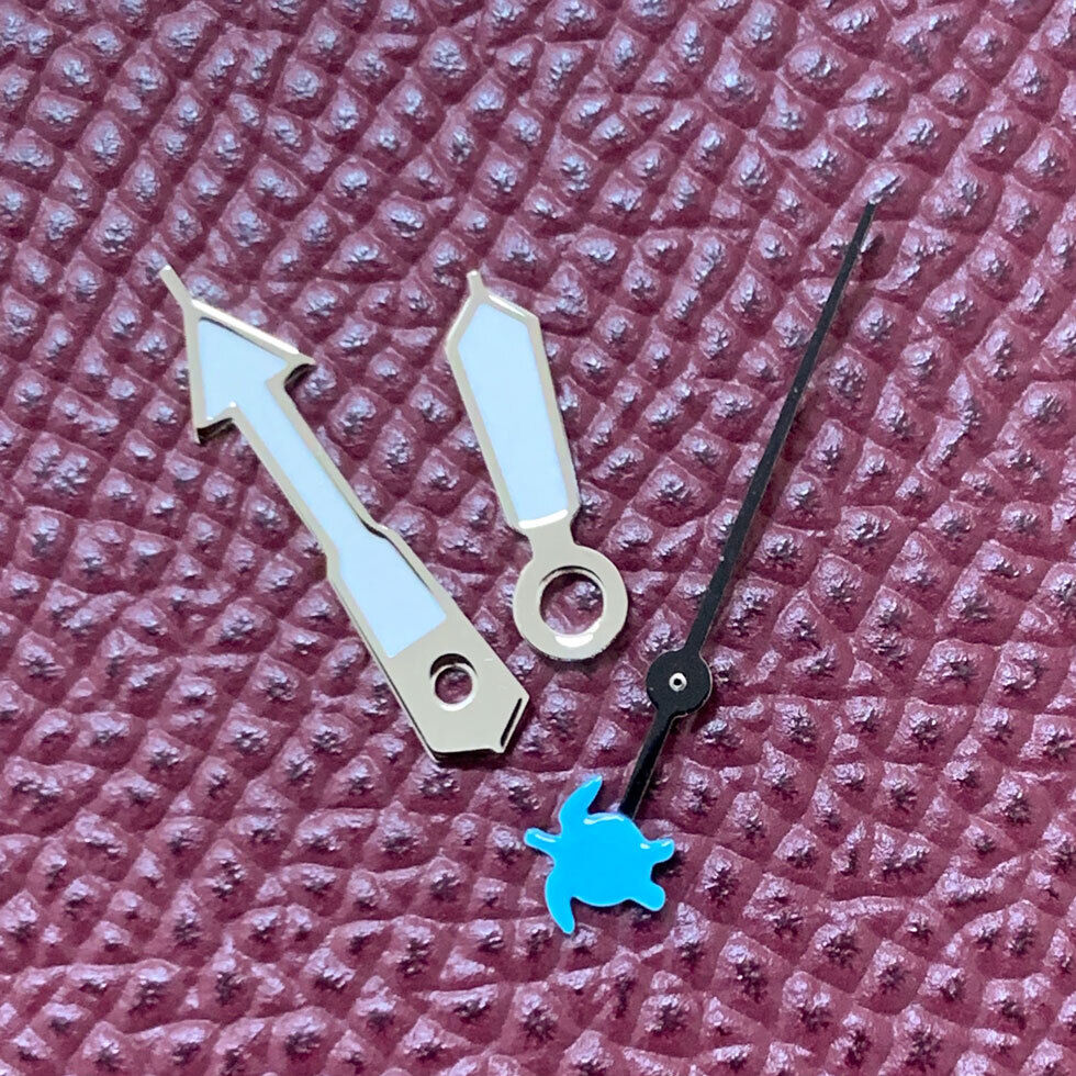 Classic watch hands set compatible with NH35/NH36/4R36 movements, featuring Turtle and Fish second hands.