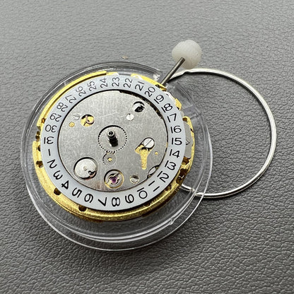 Golden Mingzhu 8205 mechanical watch movement with single calendar, ideal for precise accessory replacements.