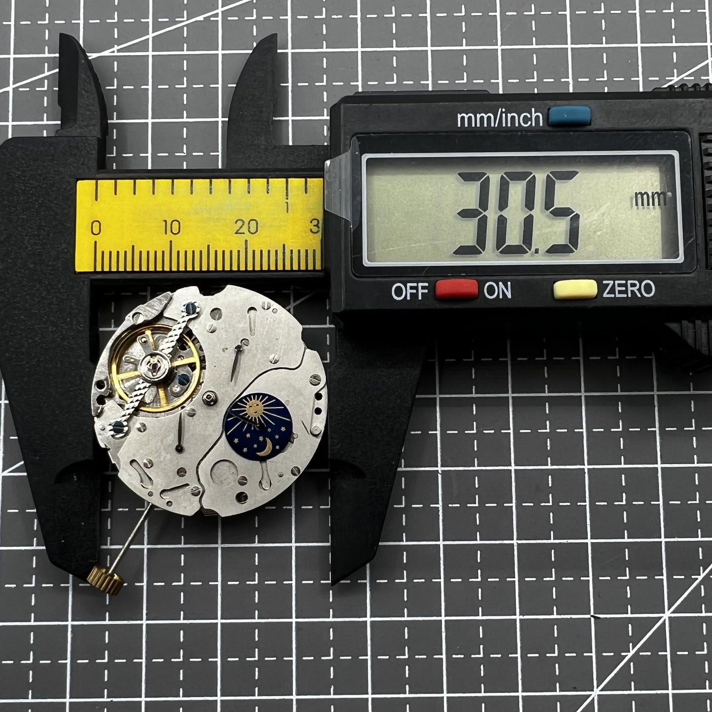 Automatische Multifunktion Uhr mit Mechanischem Uhrwerk und Mondphasenanzeige bei 12 Uhr