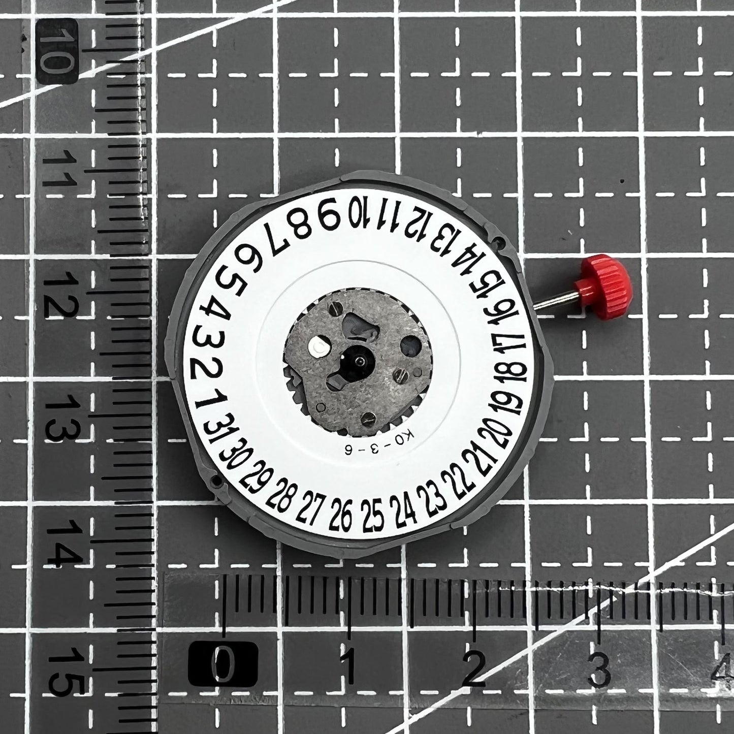 Miyota 2415 Quarzuhrwerk mit Datumsanzeige bei 6 Uhr und Uhrenwelle f�r pr�zise Zeitmessung