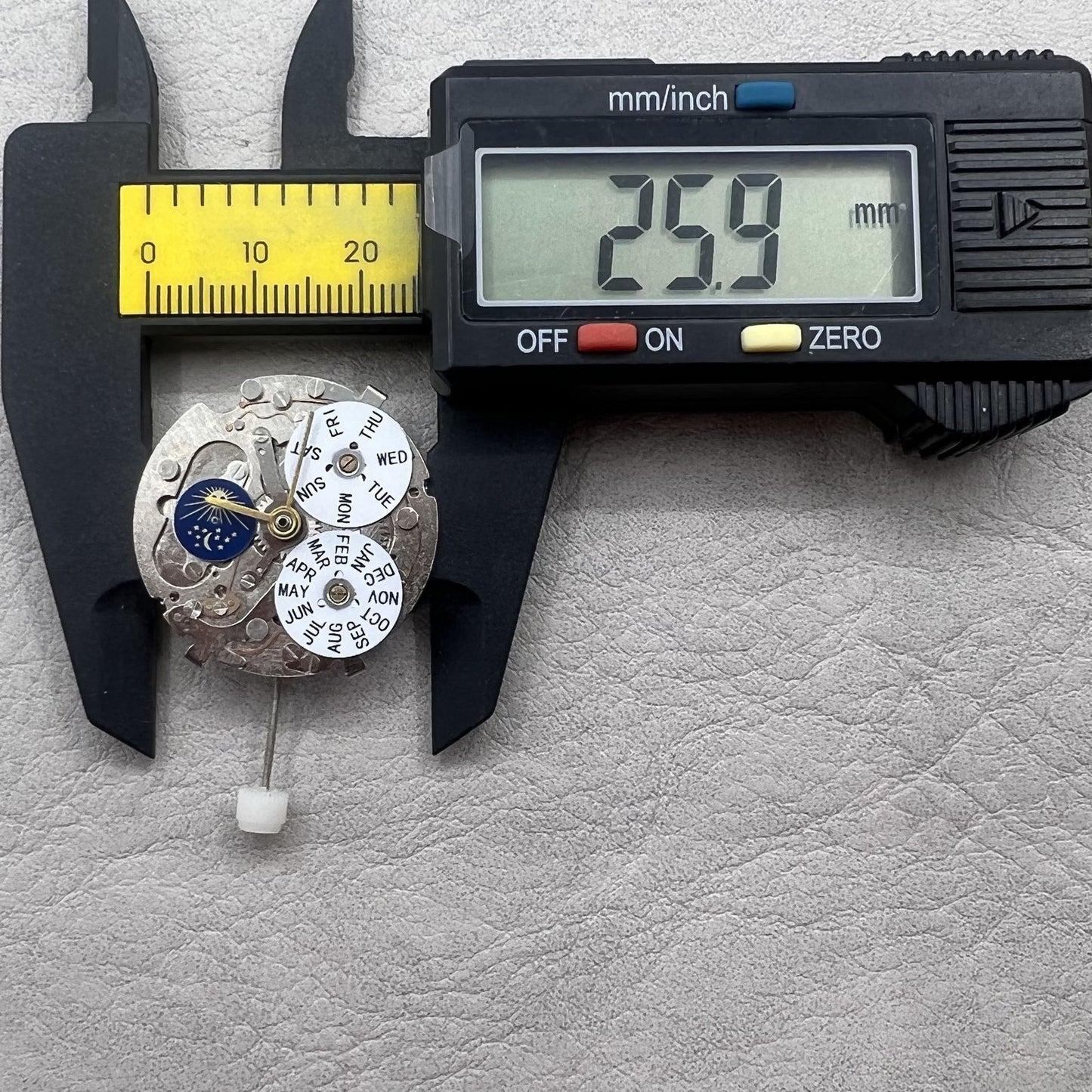 Automatikmechanikwerk Shanghai Modell R13-1