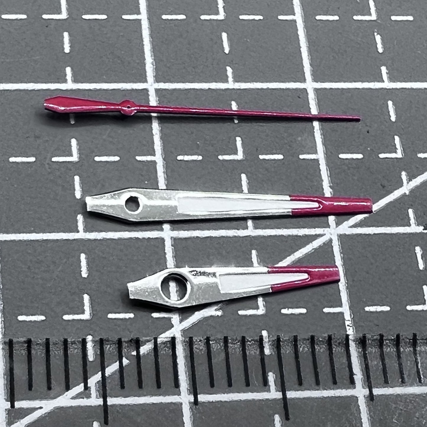 2 Sets/Pack Red Silver Trim Green Luminous Hands for Movement NH35/NH36/4R/7S