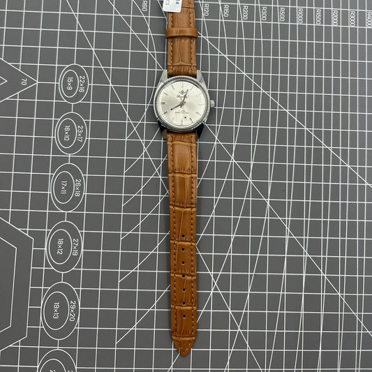 32mm Chunlan manual mechanical watch with silver dial and 17 jewel movement.