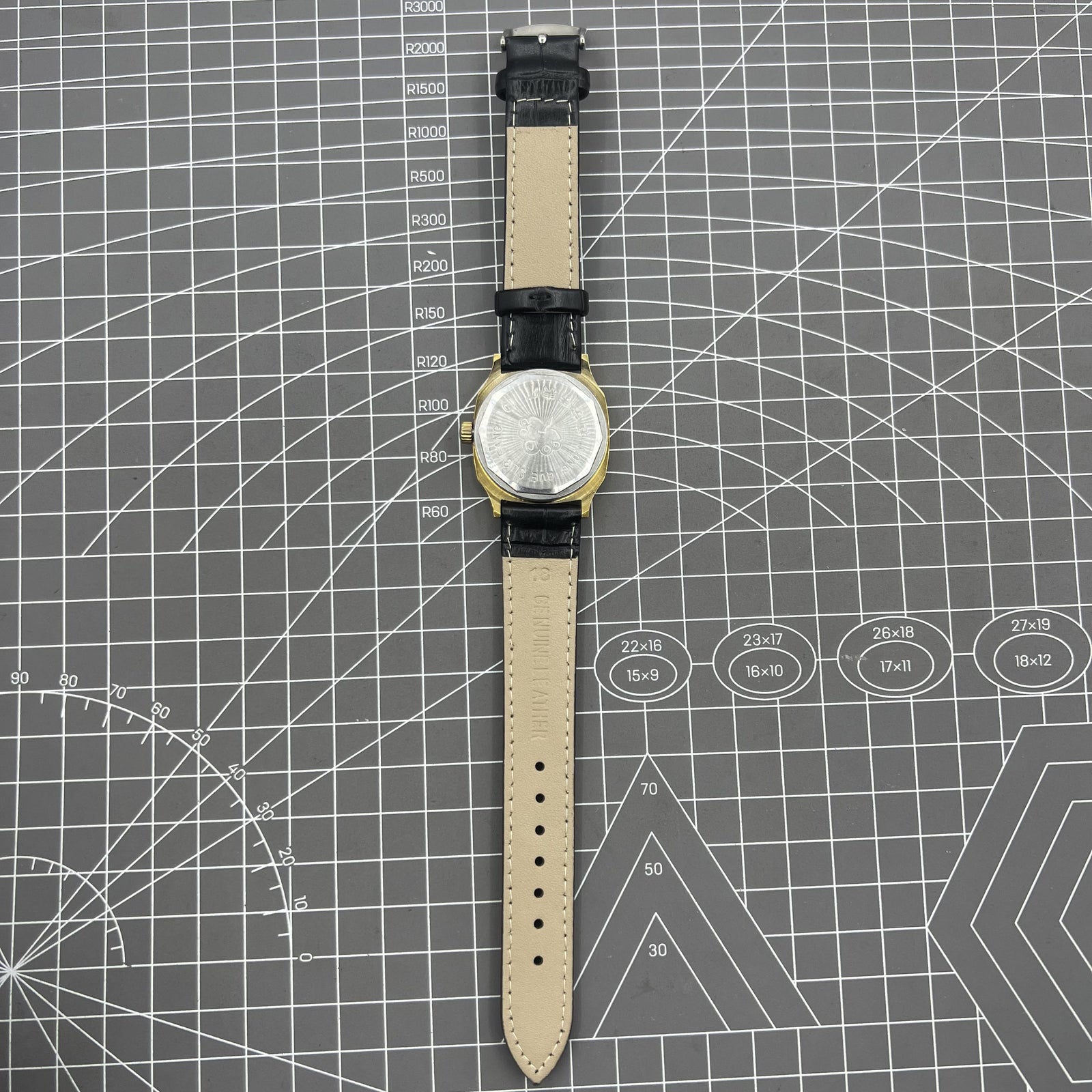 Manuelle mechanische Uhr Dandong mit goldenem Zifferblatt und Einzelkalender, 17 Steine, elegantes Design