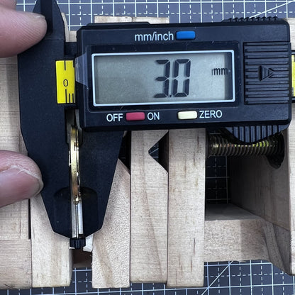 Schweizer Ronda 1009 Uhr Quarzwerk Datum bei 3 2 Zeiger
