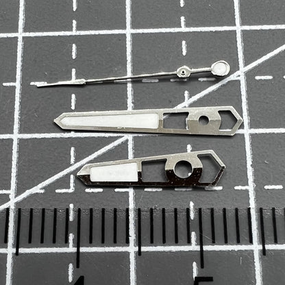 Trim à argent creux de 13 mm Hands de montre de lume bleu pour Seiko NH35 NH36 Mouvement