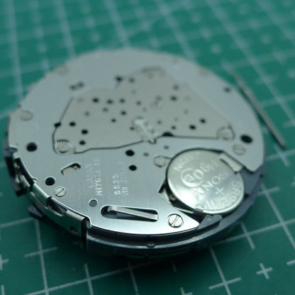 Miyota 6S30 quartz watch movement with date at 4 o?clock and small seconds at 2, 6, 10 positions for wholesale buyers.