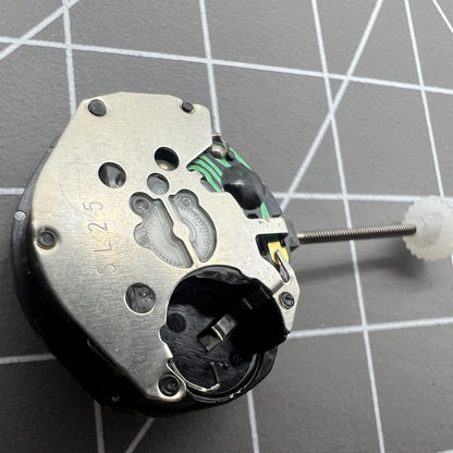 Sunon SL25 quartz watch movement with 3 hands, dual date windows at 3 and 6 o'clock positions for precise timekeeping.