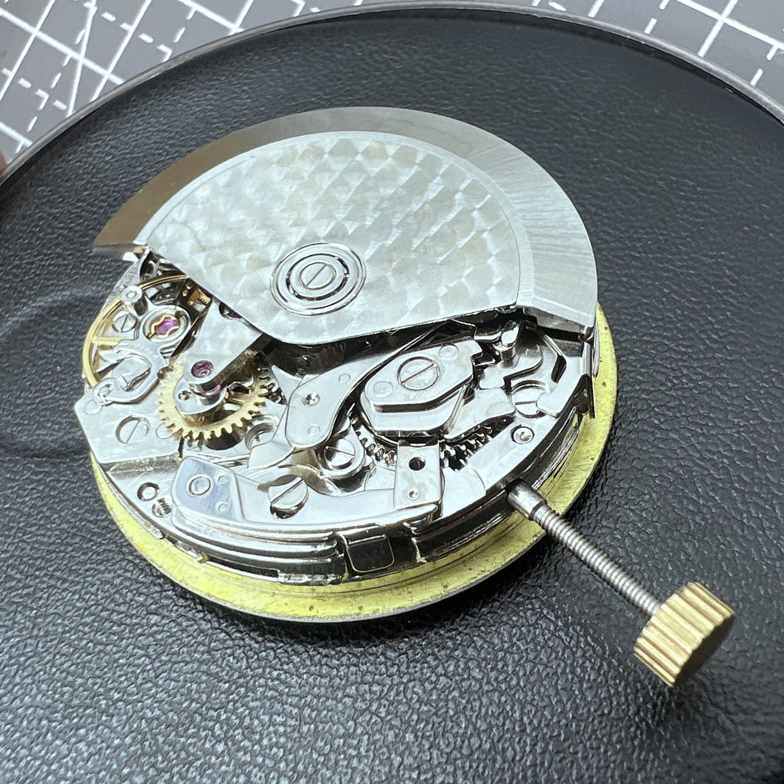 Mechanisches China 7750 Uhrwerk mit kleiner Sekunde, Datum und Stundenziffern 6, 9, 12 Uhr f�r Uhrzubeh�r.