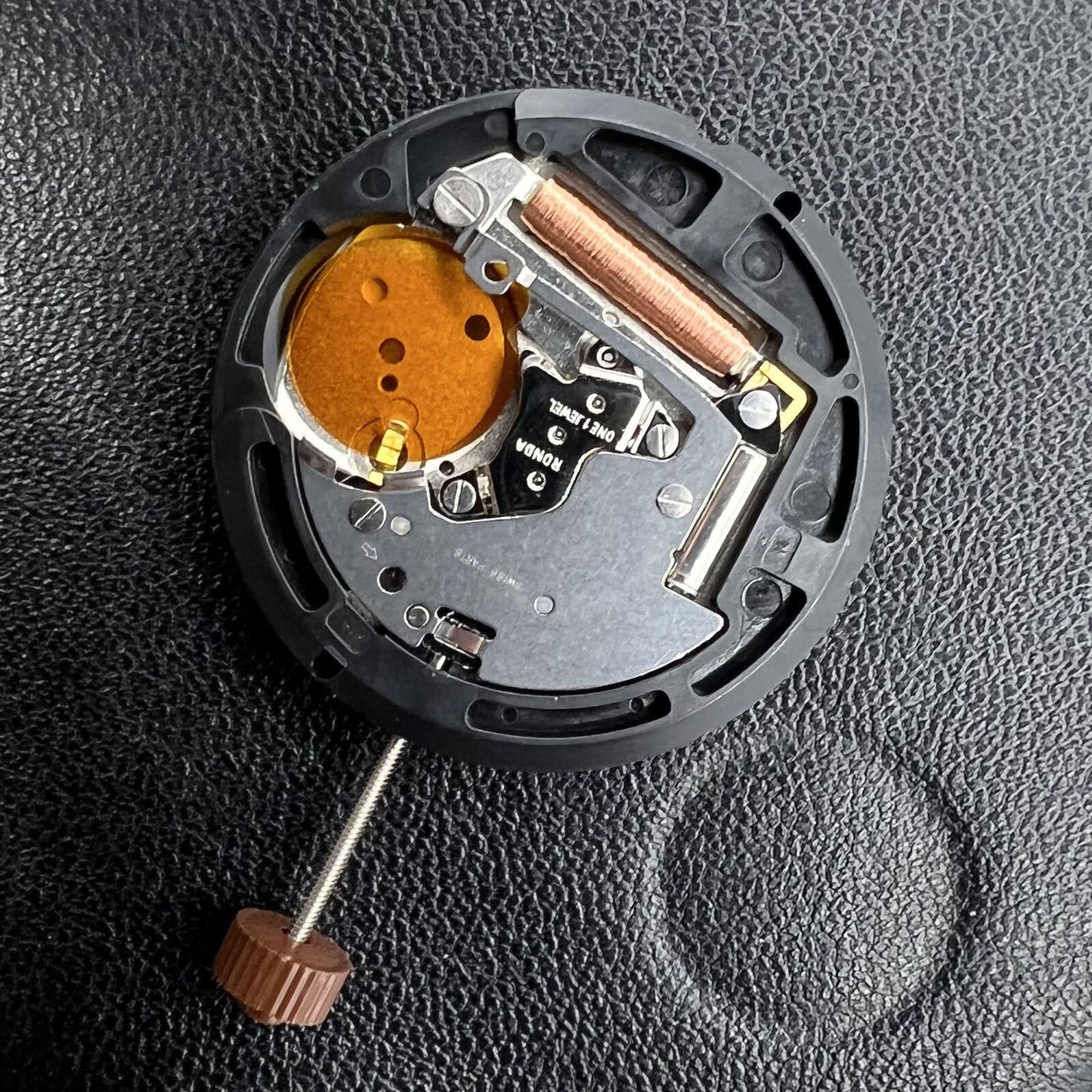 Ronda 515 quartz movement with date at 6 and high canon pinion for accurate watch function