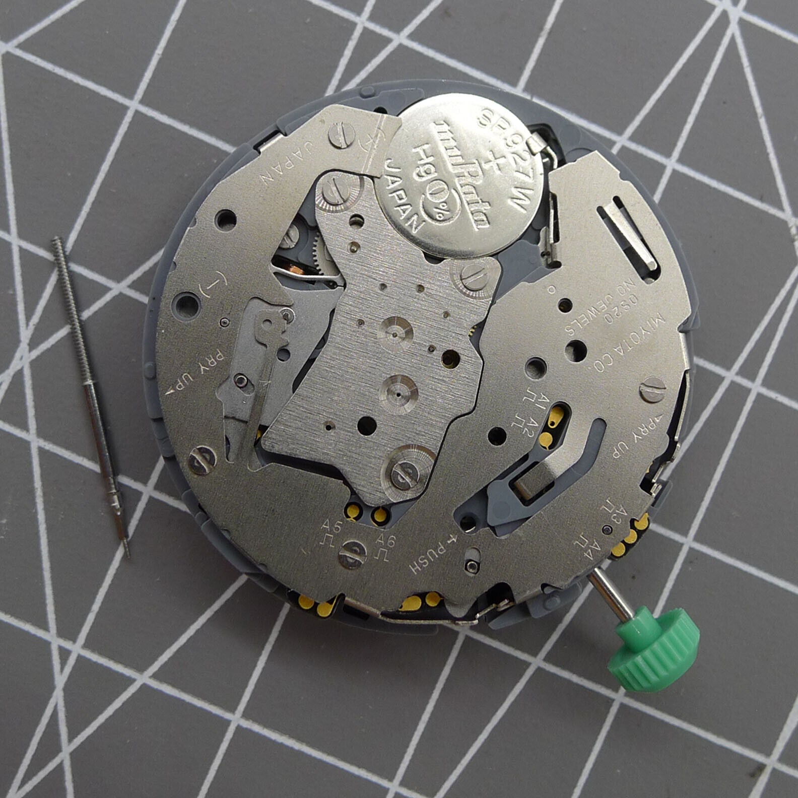 Miyota OS20 quartz watch movement with date at 6 o?clock, Japan-made precision by Citizen.