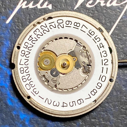 ETA 955.414 Swiss Made quartz watch movement with silver single calendar, authentic Swiss part.