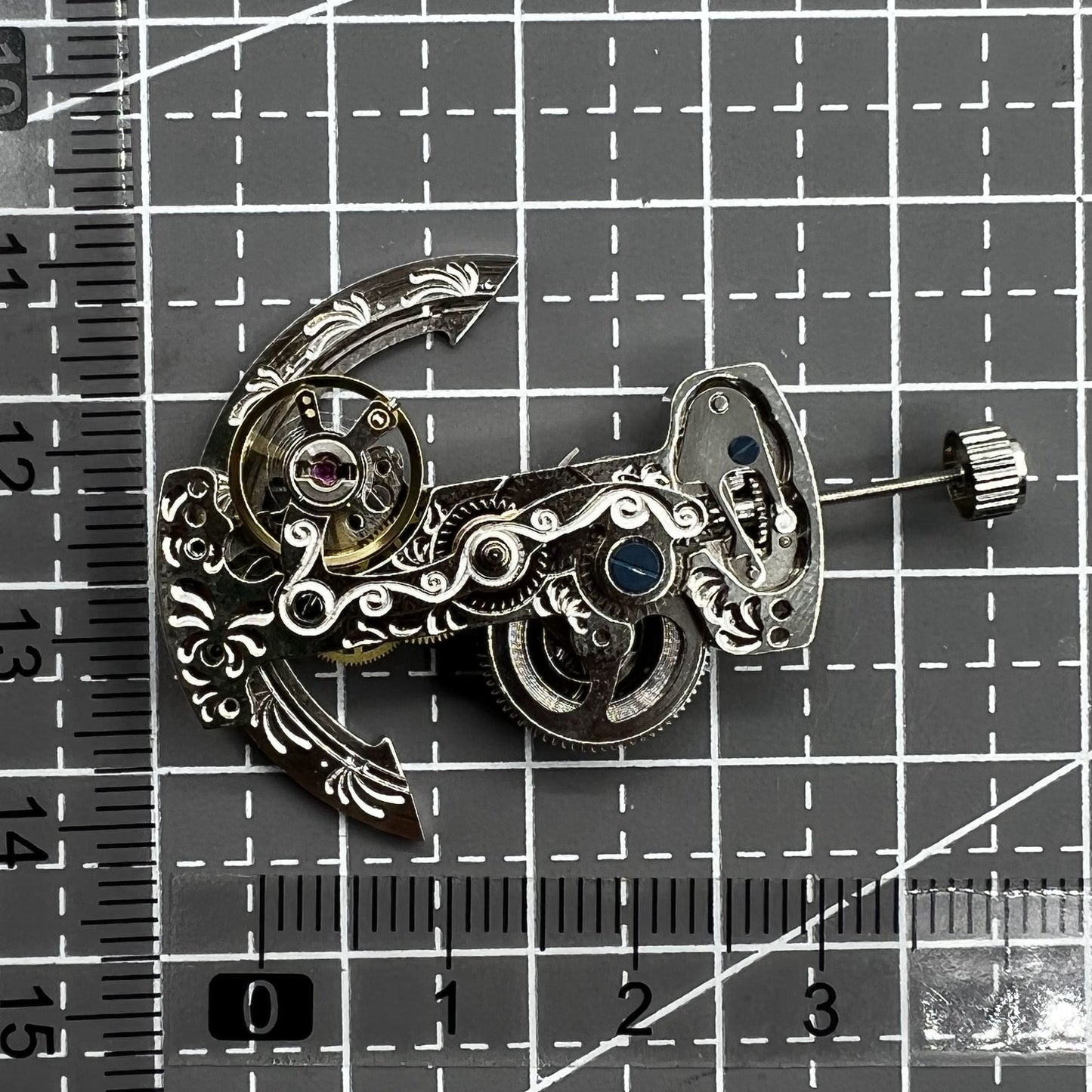 Automatisches Mechanisches Uhrwerk mit Barförmigem Blankem Unruhrad