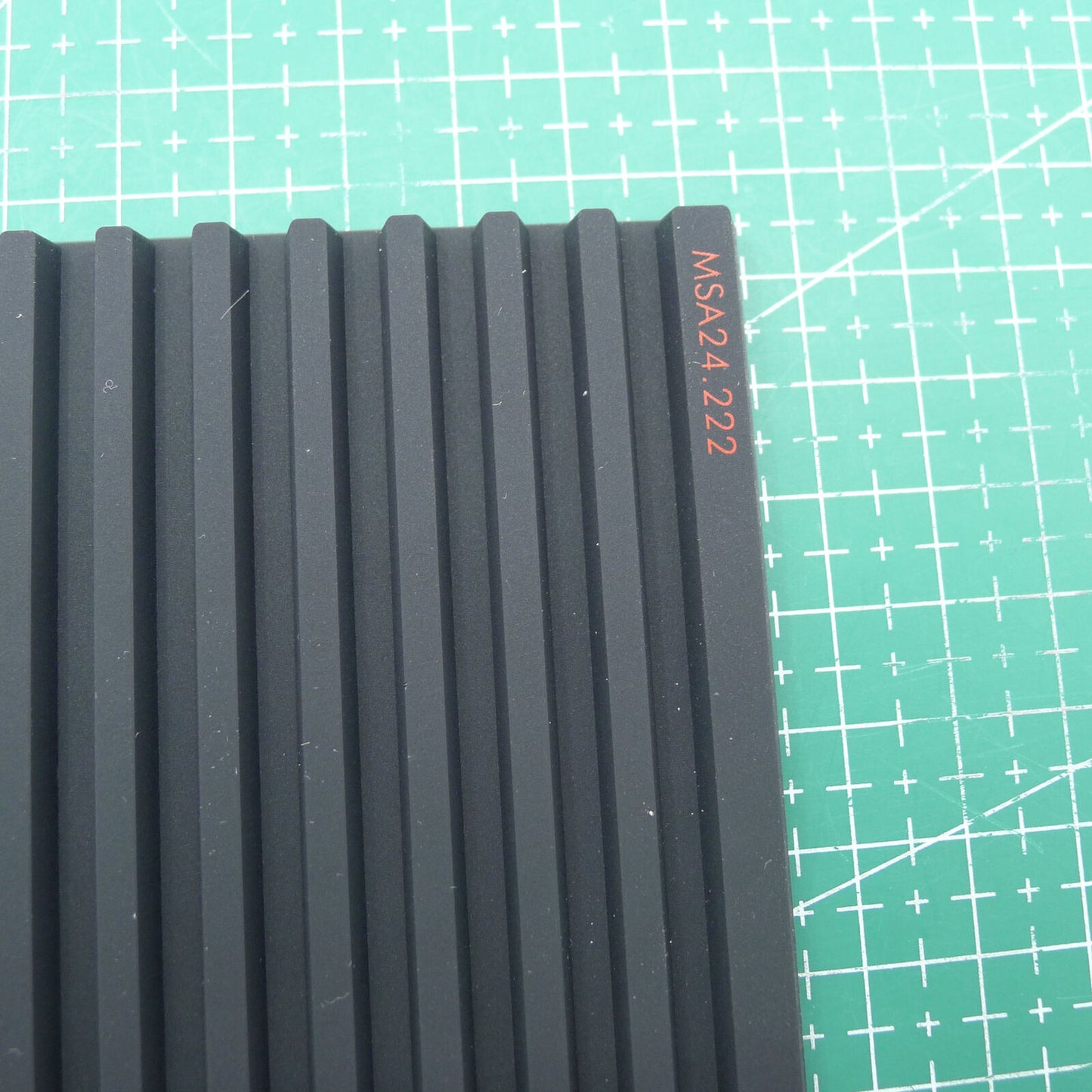 Horotec MSA24.222 black silicone non-slip watch strap with 19 grooves for secure fit.