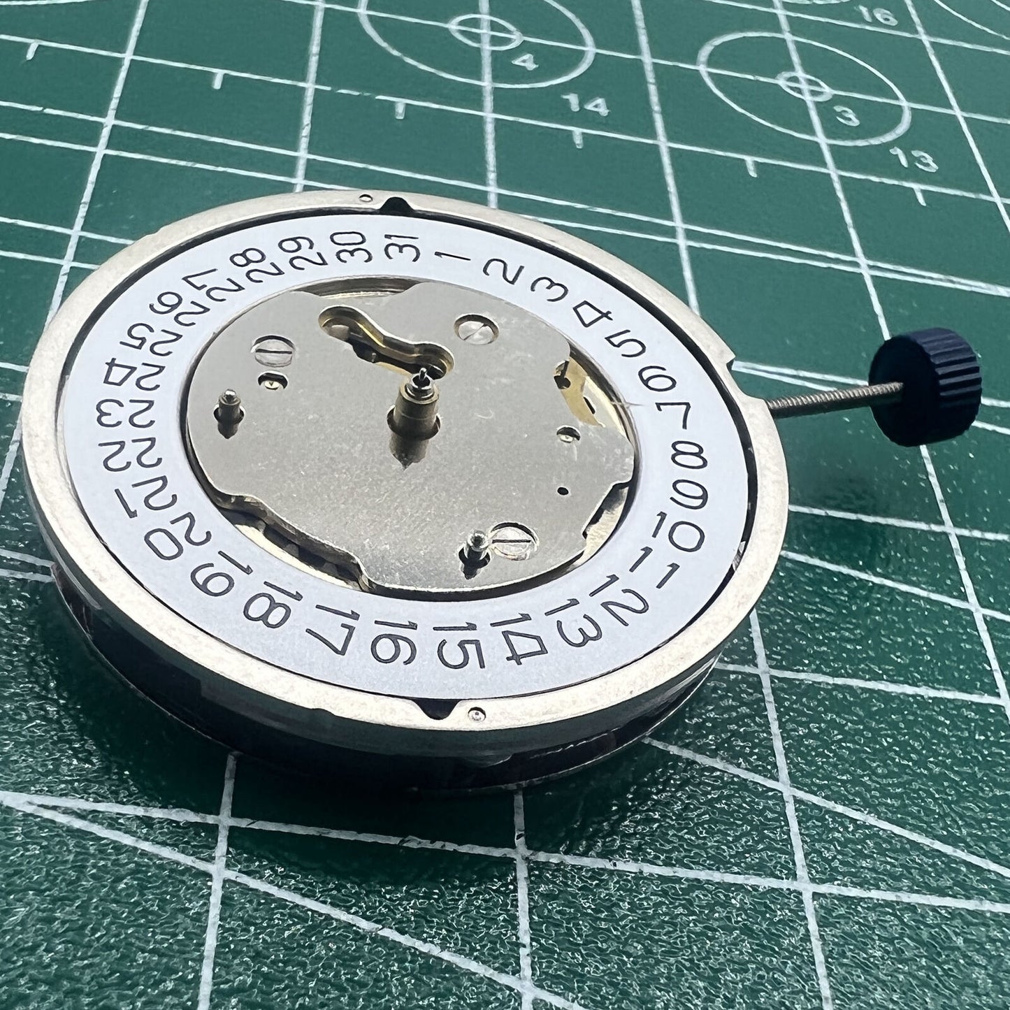 Swiss Ronda 5130D quartz watch movement with precision Swiss parts for reliable timekeeping.